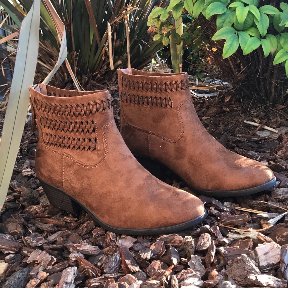 Tan suede braid detail booties